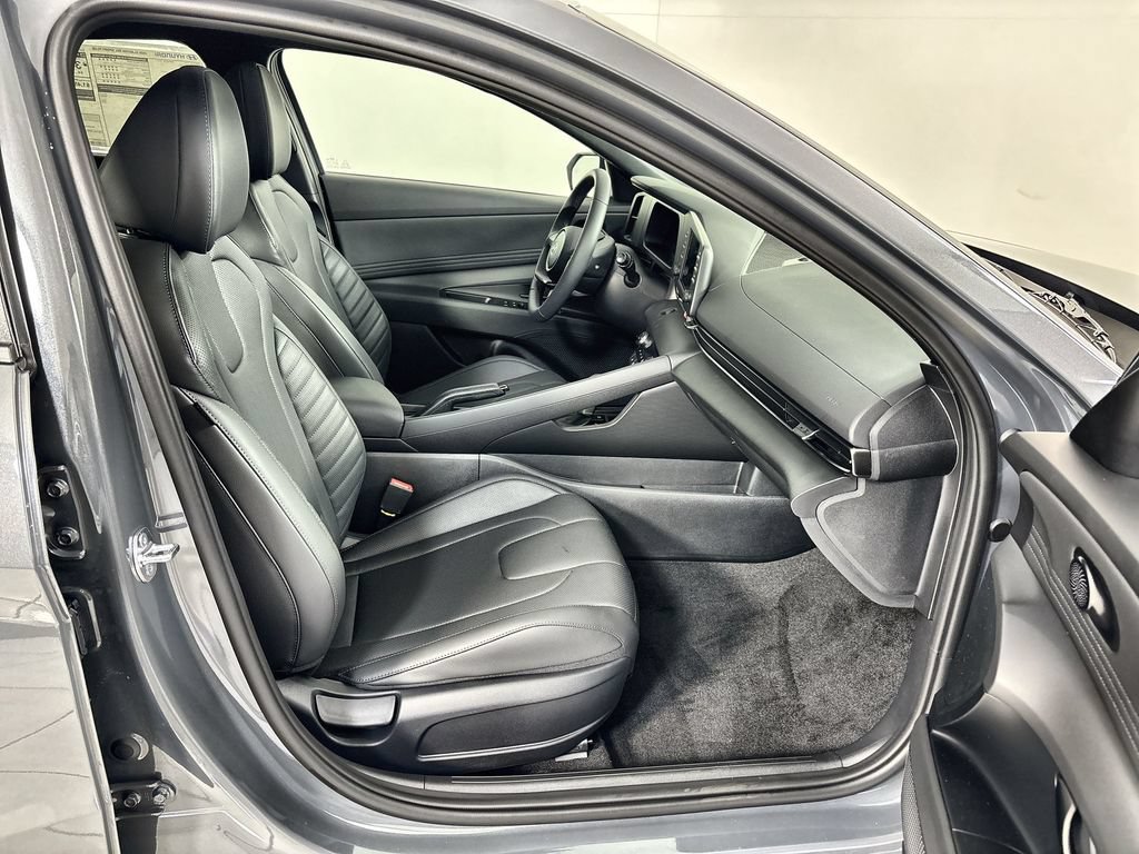 New 2026 Hyundai Elantra SEL Sport FWD image 25