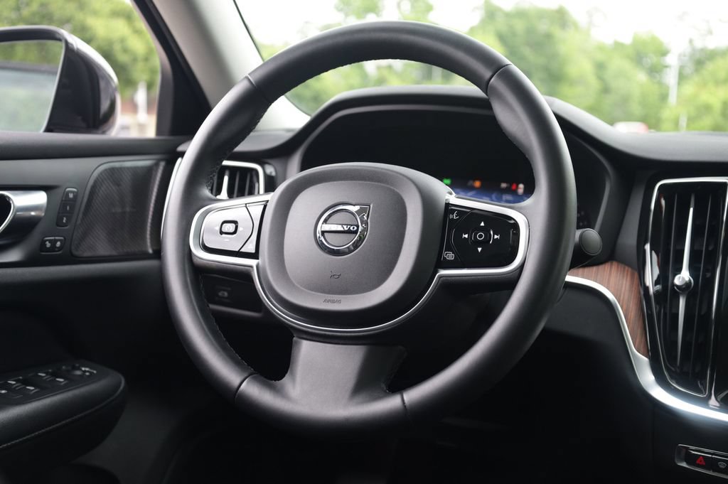 Used 2023 Volvo S60 B5 Plus w/ Climate Package FWD image 6