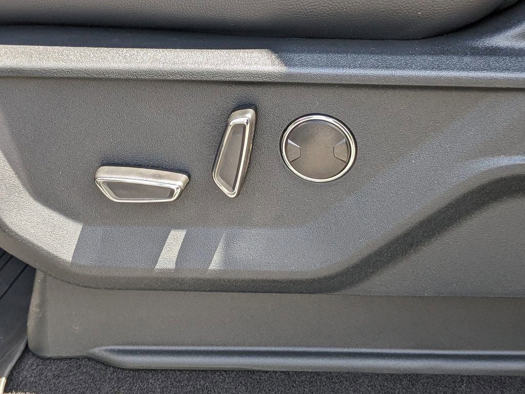 New 2025 Ford F150 Lariat w/ Equipment Group 502A High image 15