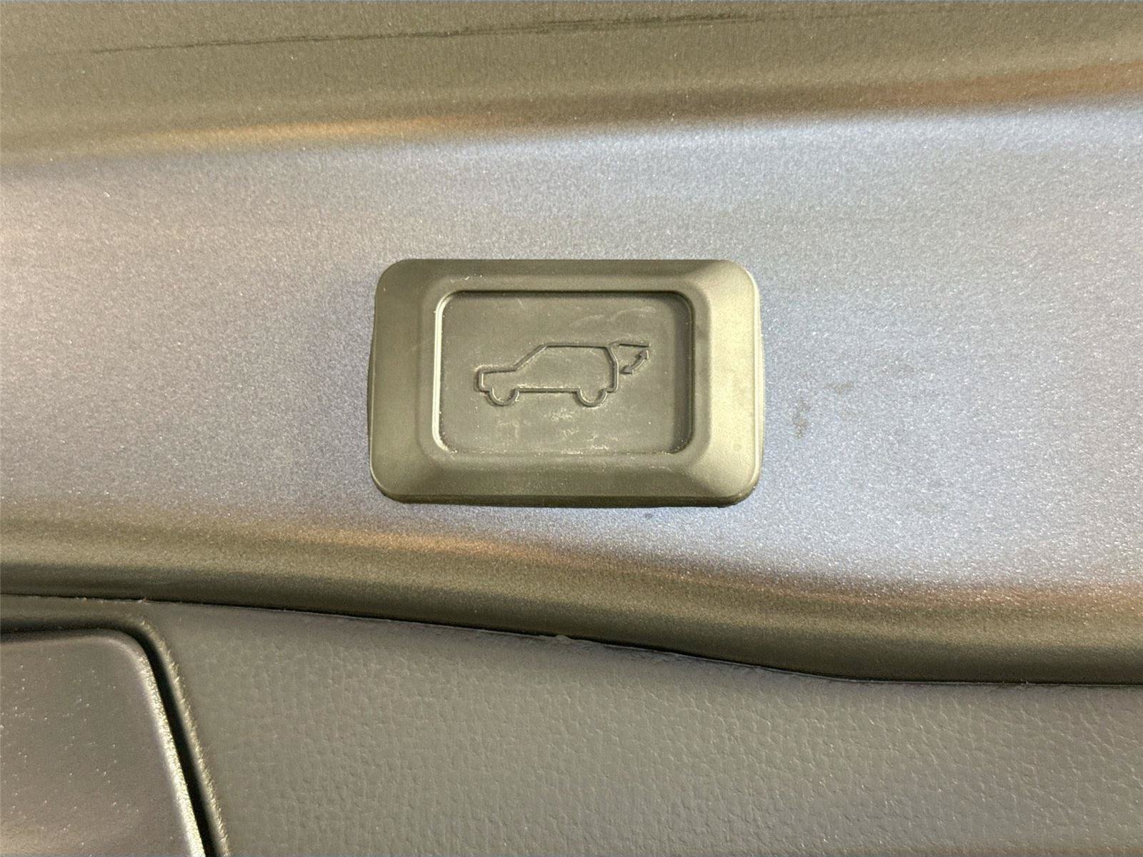 Certified 2025 Toyota RAV4 Limited FWD image 44
