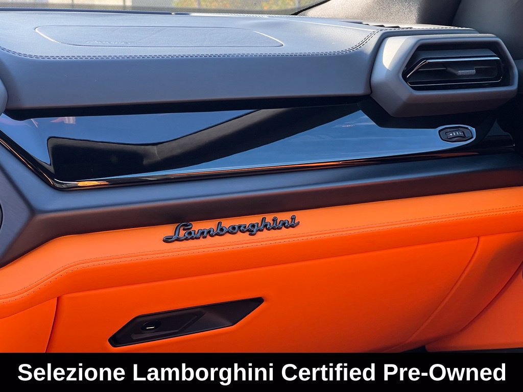 Used 2025 Lamborghini Urus SE AWD/4WD image 47