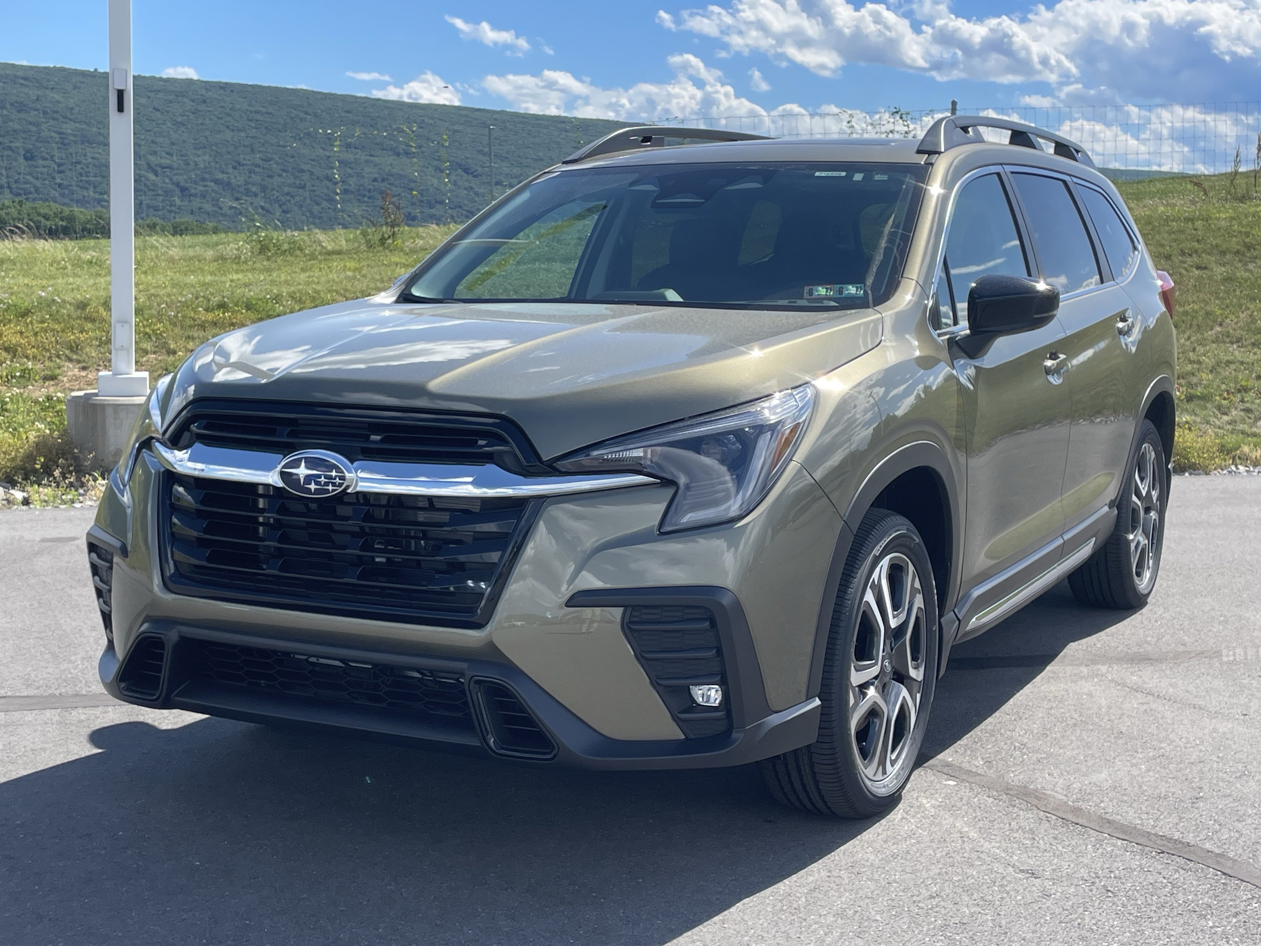 New 2026 Subaru Ascent Limited AWD/4WD image 8