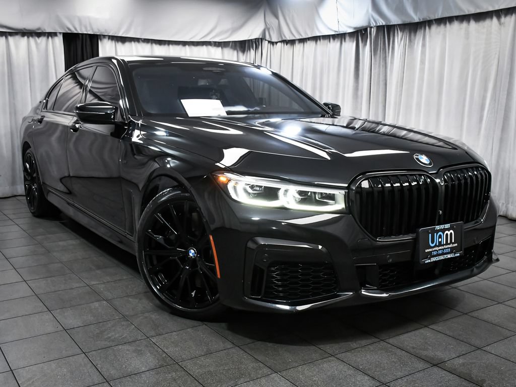 Used 2022 BMW M760i xDrive w/ Luxury Rear Seating Package AWD/4WD image 3