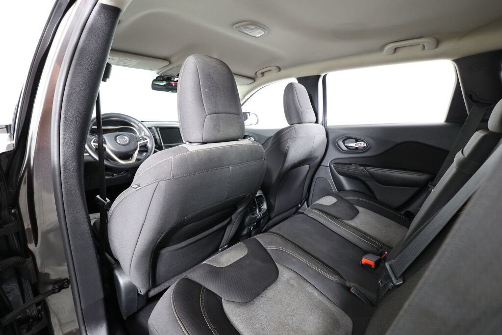 Used 2014 Jeep Cherokee Latitude FWD image 14