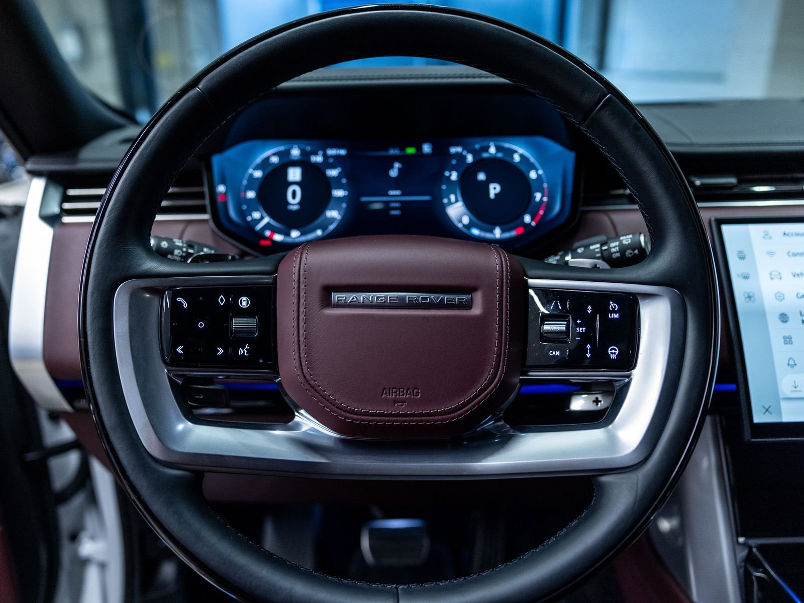 Used 2025 Land Rover Range Rover Autobiography image 6