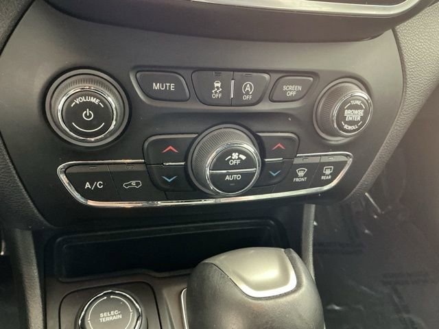 Used 2021 Jeep Cherokee Latitude Lux 80th Anniv w/ Quick Order Package 26U 80TH image 32