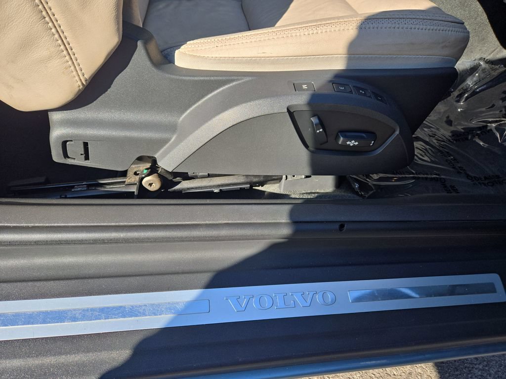 Used 2011 Volvo C70 T5 FWD image 26