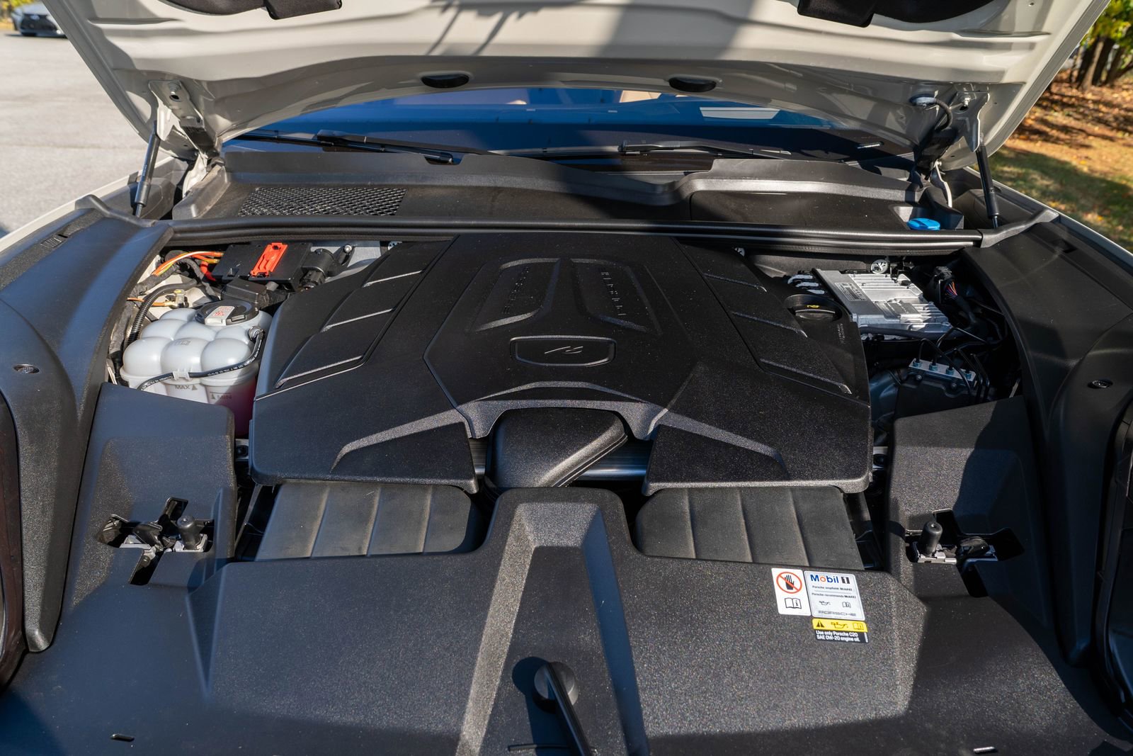 Certified 2024 Porsche Cayenne image 17