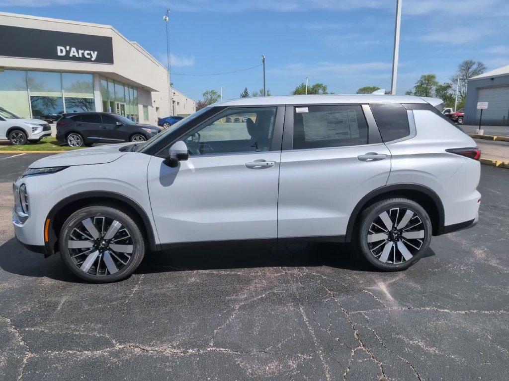 New 2026 Mitsubishi Outlander SE AWD/4WD image 13