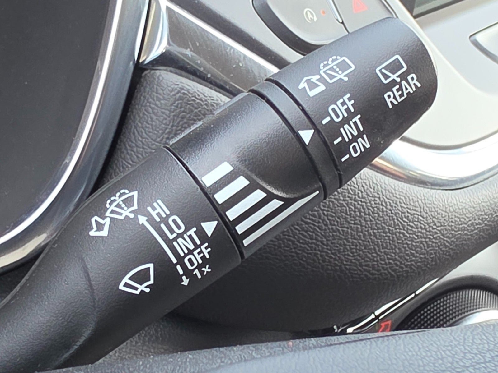 Used 2022 Chevrolet Blazer LT AWD/4WD image 38