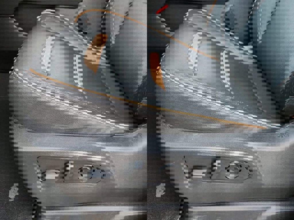 Used 2023 GMC Yukon AT4 w/ AT4 Premium Package image 22