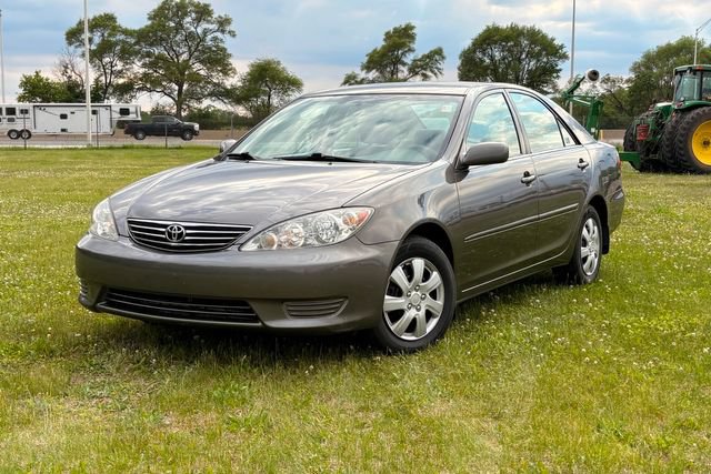 Used 2006 Toyota Camry LE FWD image 1