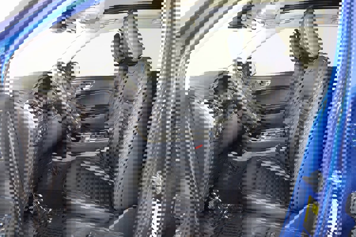 Used 2024 Ford Edge SEL w/ Convenience Package image 11