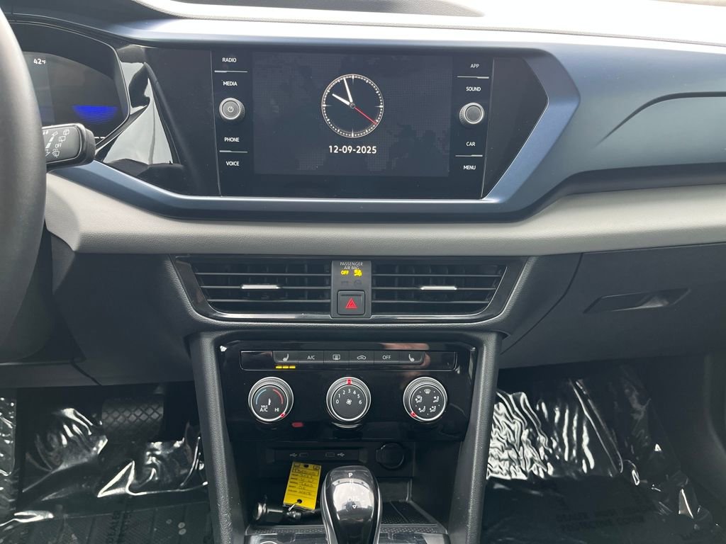 Certified 2023 Volkswagen Taos SE w/ Panoramic Sunroof Package image 14