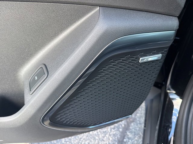 New 2026 GMC Acadia Elevation image 11