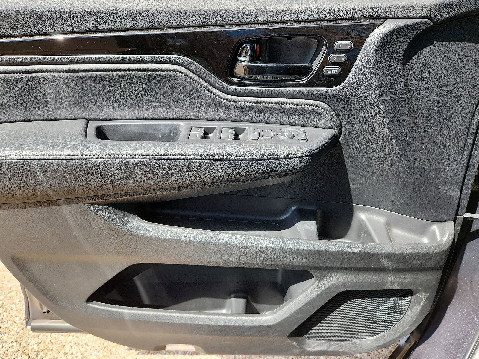 Used 2025 Honda Odyssey Elite image 16