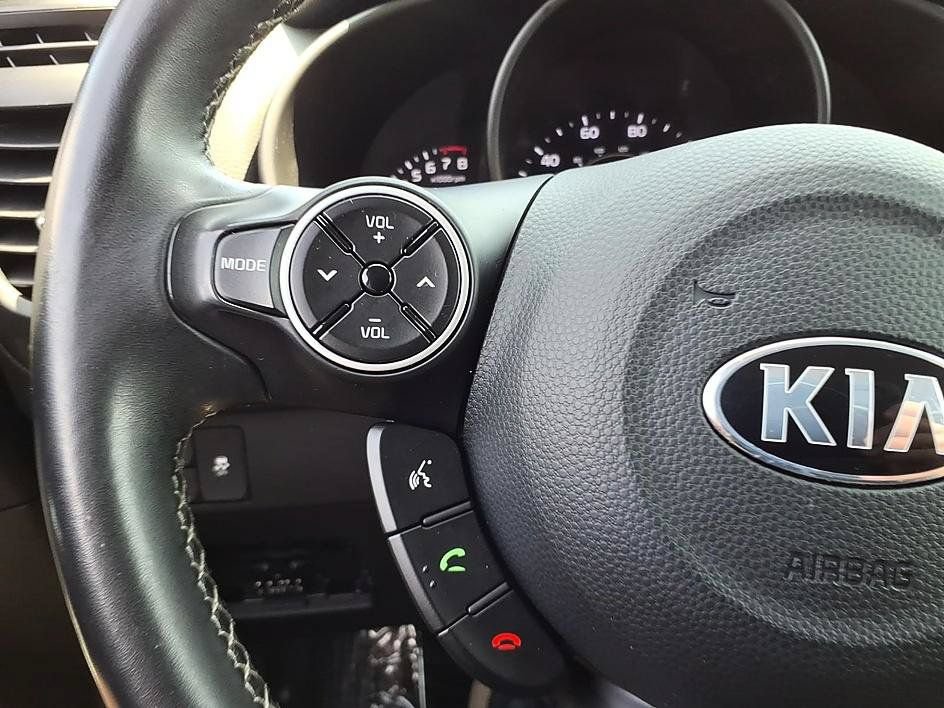 Used 2018 Kia Soul + FWD image 24