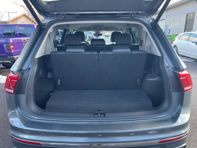 Used 2024 Volkswagen Tiguan SE image 17