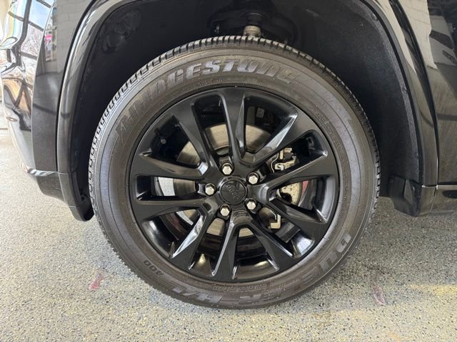 Used 2021 Jeep Grand Cherokee Laredo X image 26