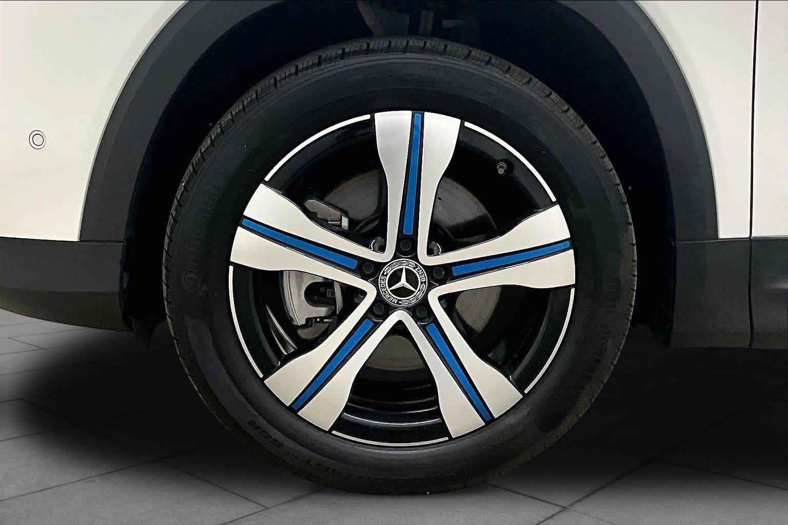 Certified 2023 Mercedes-Benz EQB 350 4MATIC SUV w/ Exclusive Package image 10