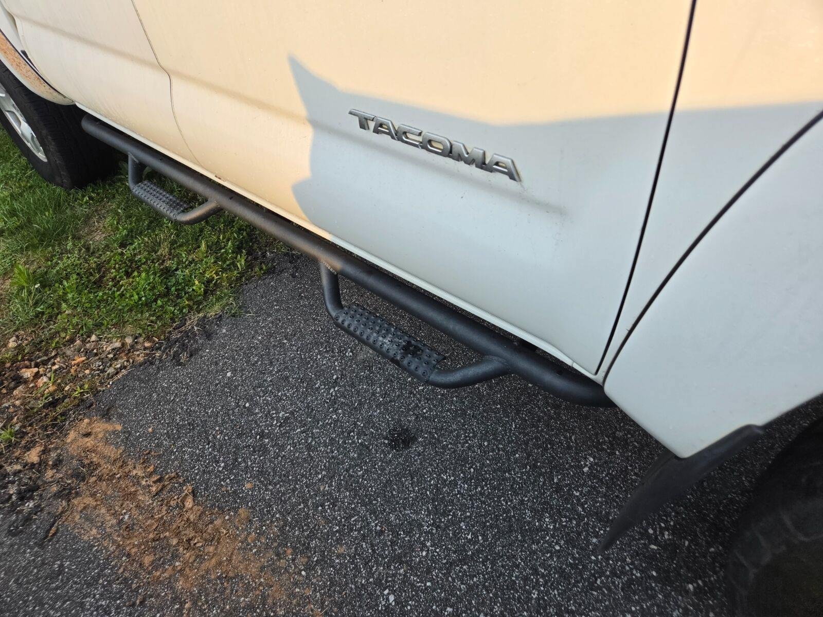 Used 2014 Toyota Tacoma PreRunner w/ SR5 Package RWD image 5