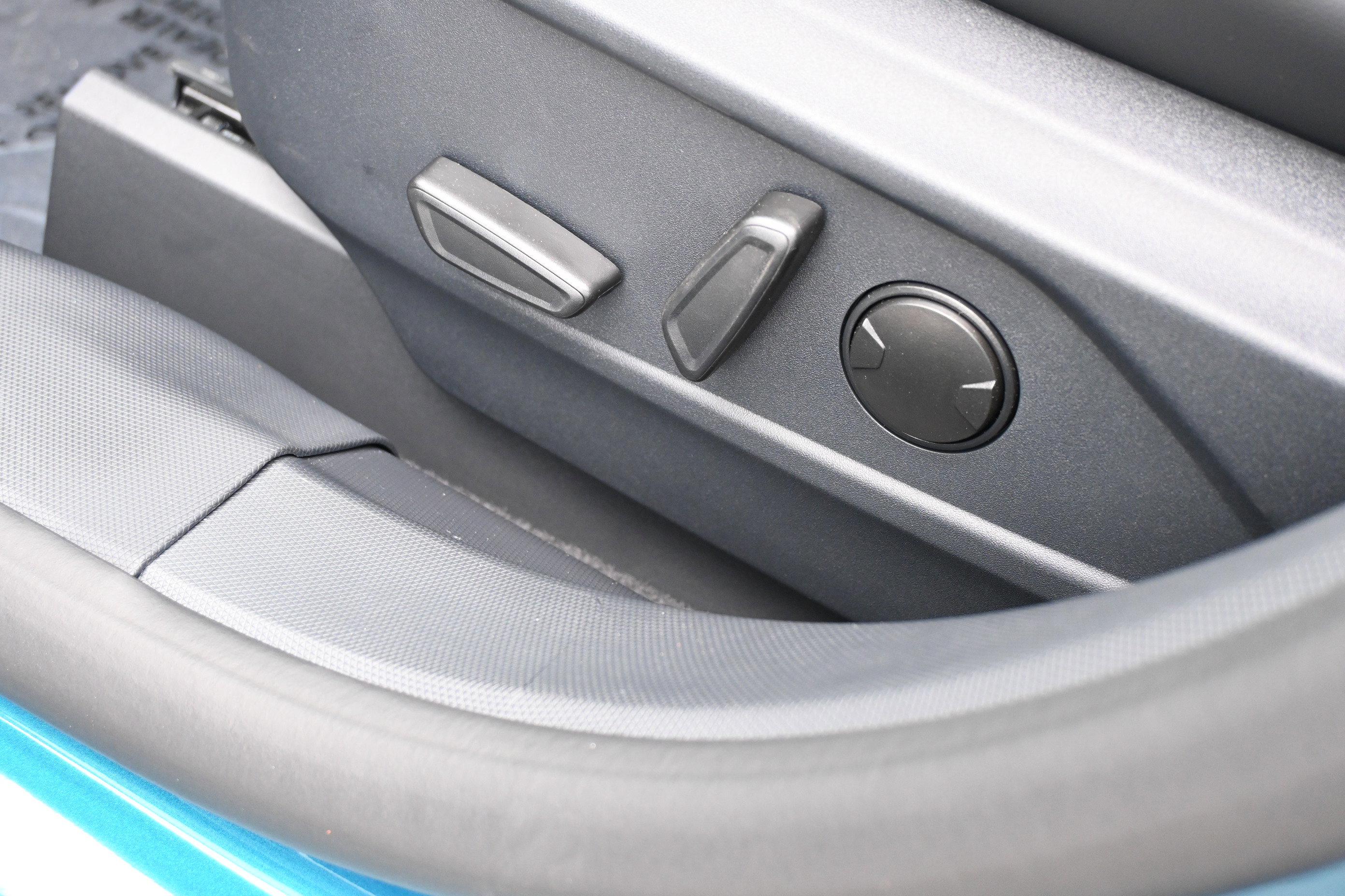 New 2026 Ford Mustang Mach-E Select w/ Comfort Package image 30