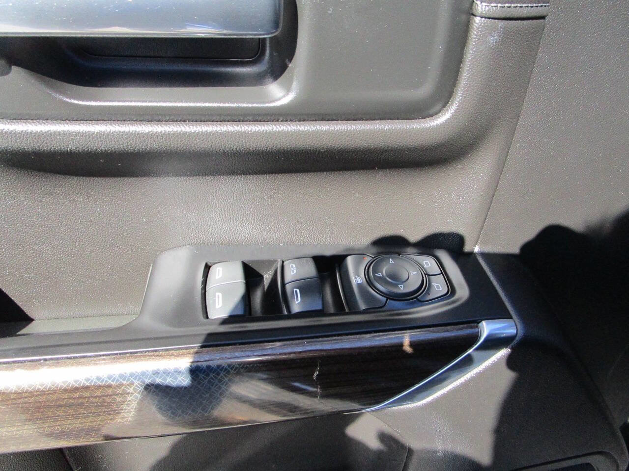 Used 2019 Chevrolet Silverado 1500 LT w/ All-Star Edition image 7