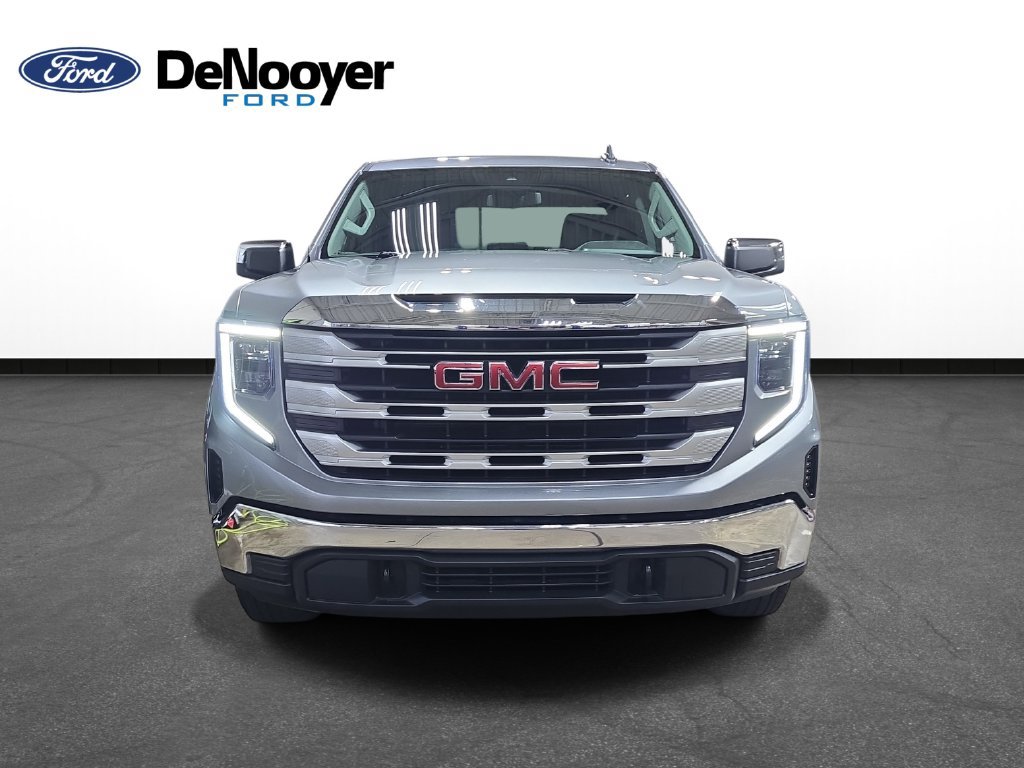 Used 2024 GMC Sierra 1500 SLE AWD/4WD image 2