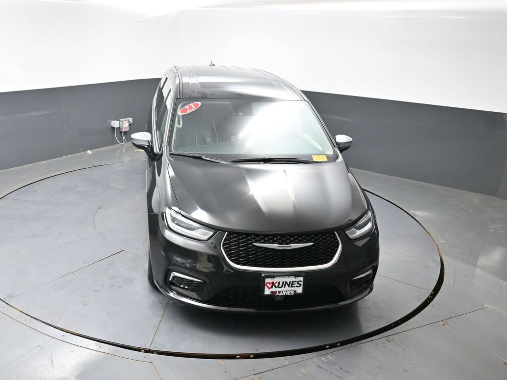 Used 2023 Chrysler Pacifica Limited FWD image 45
