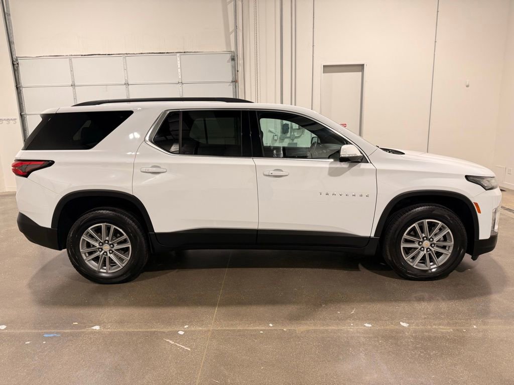 Used 2023 Chevrolet Traverse LT image 4