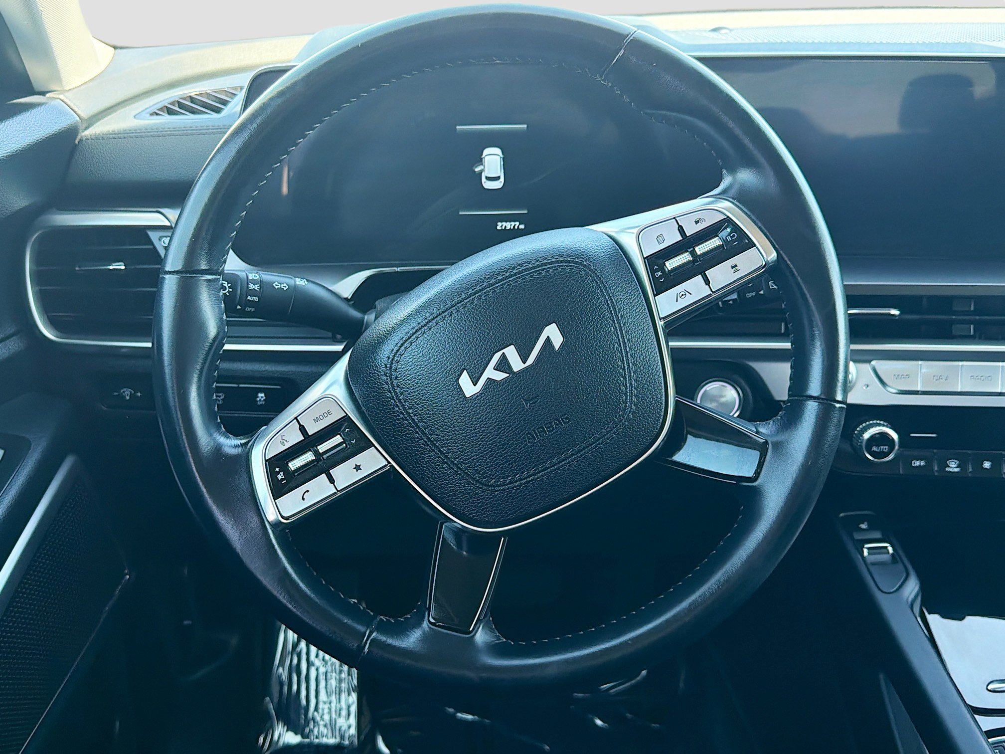 Used 2025 Kia Telluride S AWD/4WD image 18
