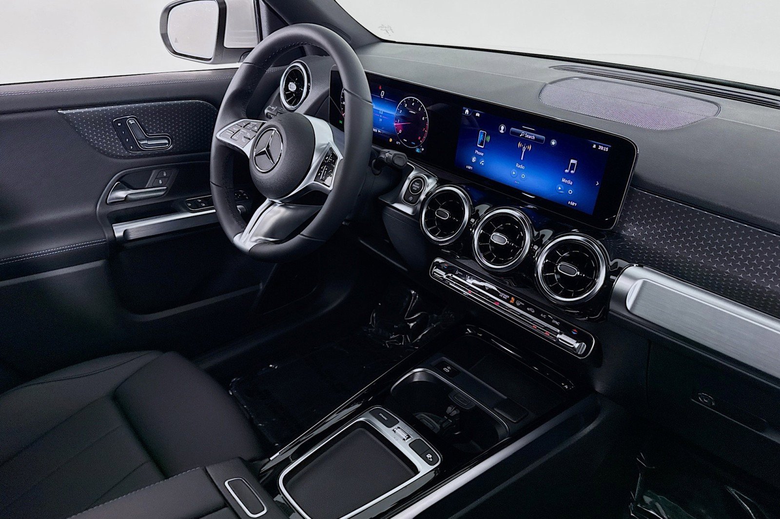 New 2026 Mercedes-Benz GLB 250 image 15