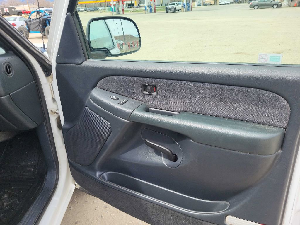 Used 2001 Chevrolet Silverado 1500 LS w/ Off-Road Chassis Pkg AWD/4WD image 18