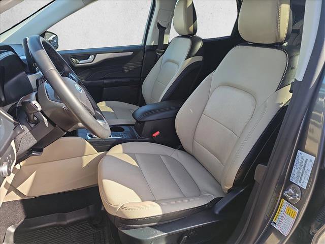 Used 2022 Ford Escape SEL w/ Technology Package image 14