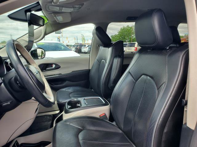 Used 2020 Chrysler Pacifica Limited FWD image 5