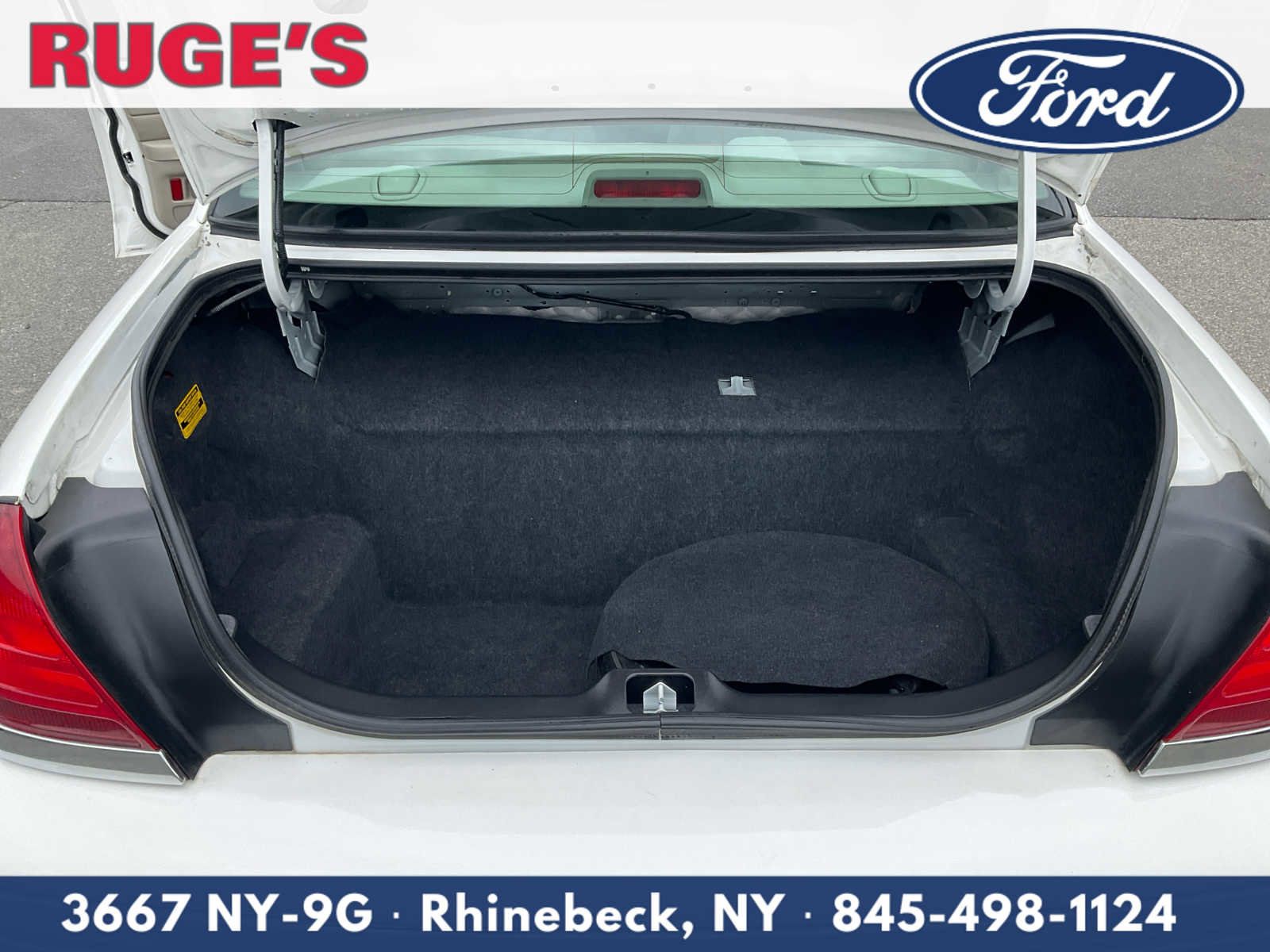 Used 2011 Ford Crown Victoria LX w/ Comfort Appearance Pkg RWD image 13