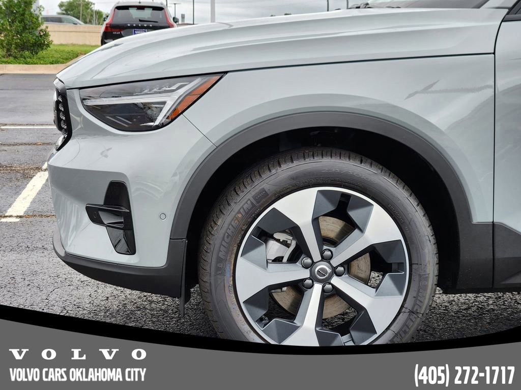 Used 2026 Volvo XC40 B5 Plus w/ Protection Package Premier AWD/4WD image 6