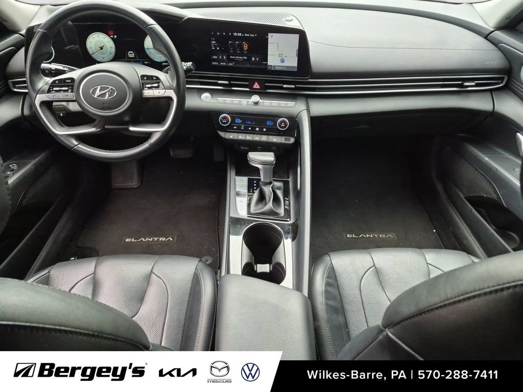 Used 2022 Hyundai Elantra Limited FWD image 28