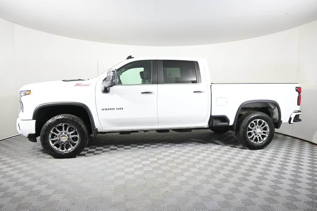Used 2026 Chevrolet Silverado 3500 LT w/ Z71 Chrome Sport Edition AWD/4WD image 2