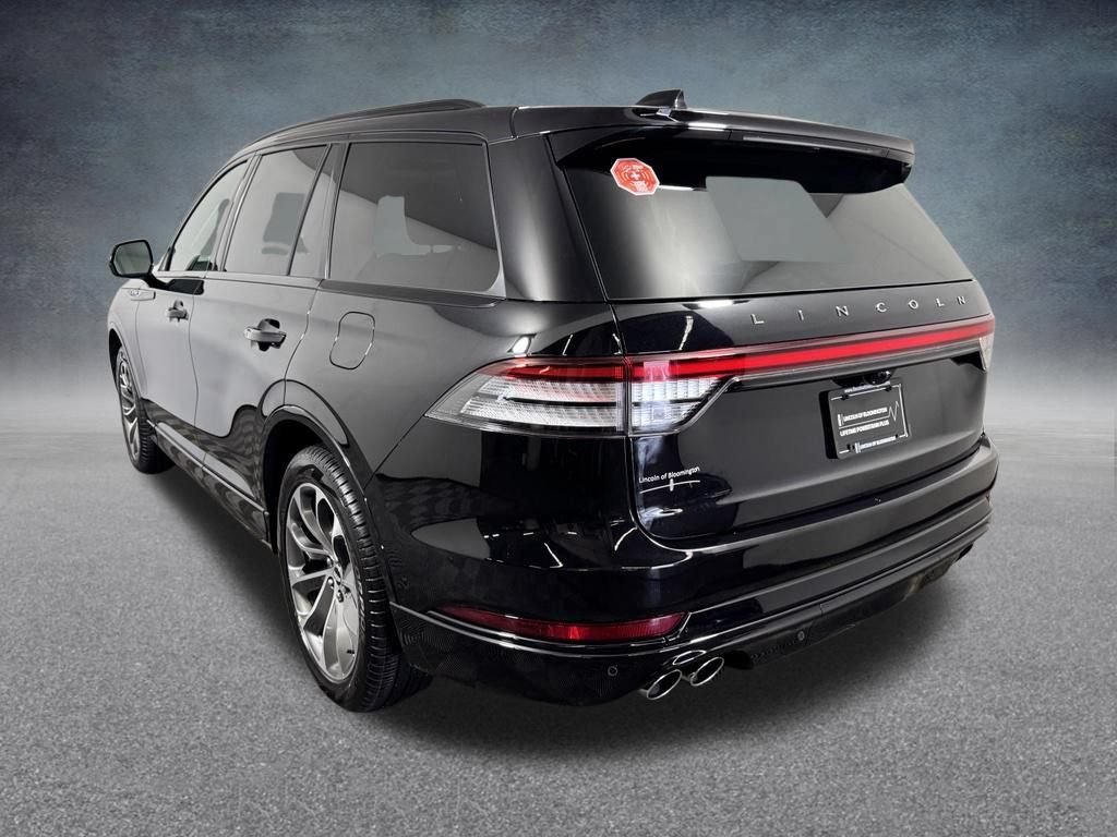 New 2026 Lincoln Aviator AWD w/ Jet Appearance Package image 4