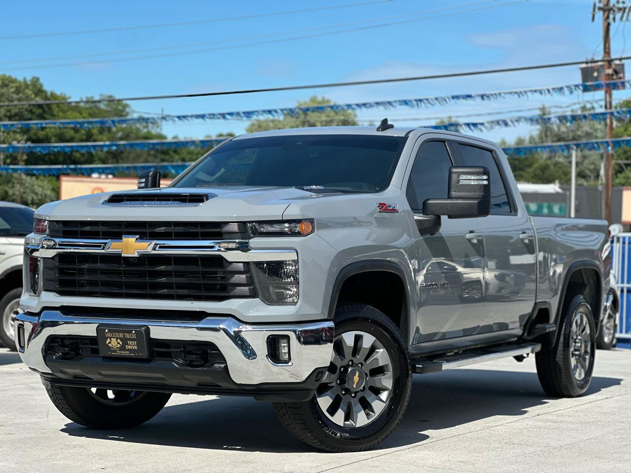 Used 2024 Chevrolet Silverado 2500 LT w/ All Star Edition AWD/4WD image 3