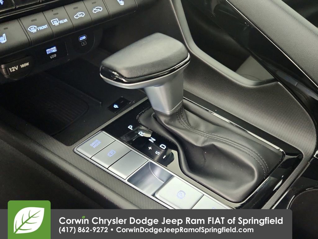 Used 2025 Hyundai Elantra SEL image 29