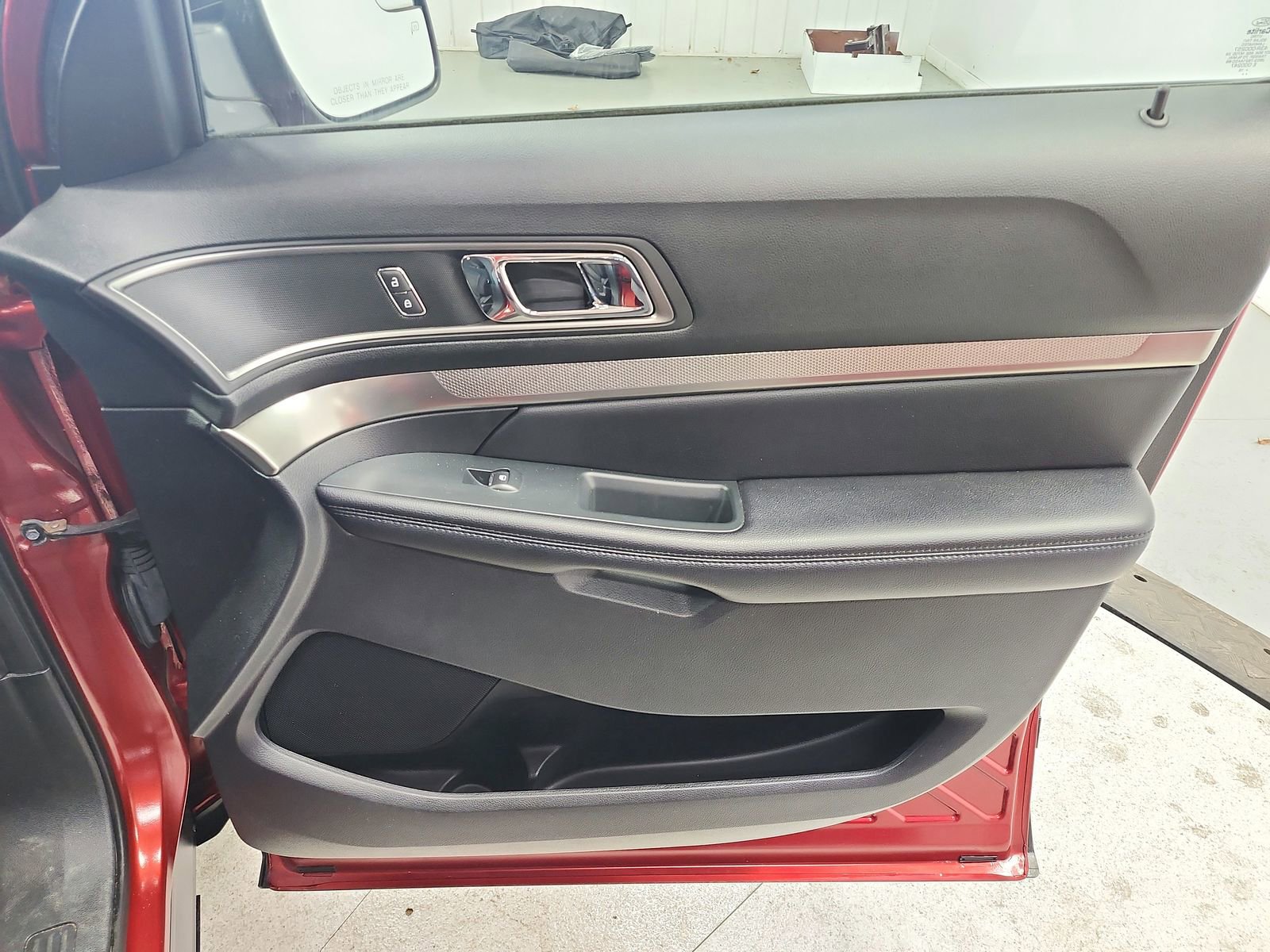 Used 2018 Ford Explorer XLT image 37