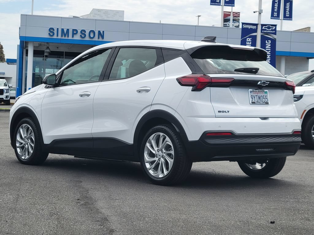 Used 2027 Chevrolet Bolt LT w/ Comfort Package FWD image 2