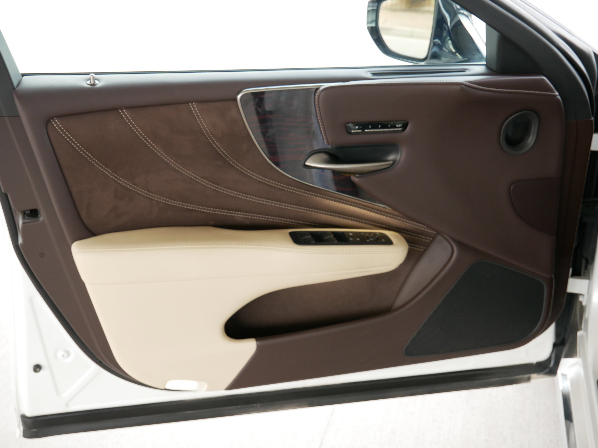 Used 2019 Lexus LS 500 AWD image 6