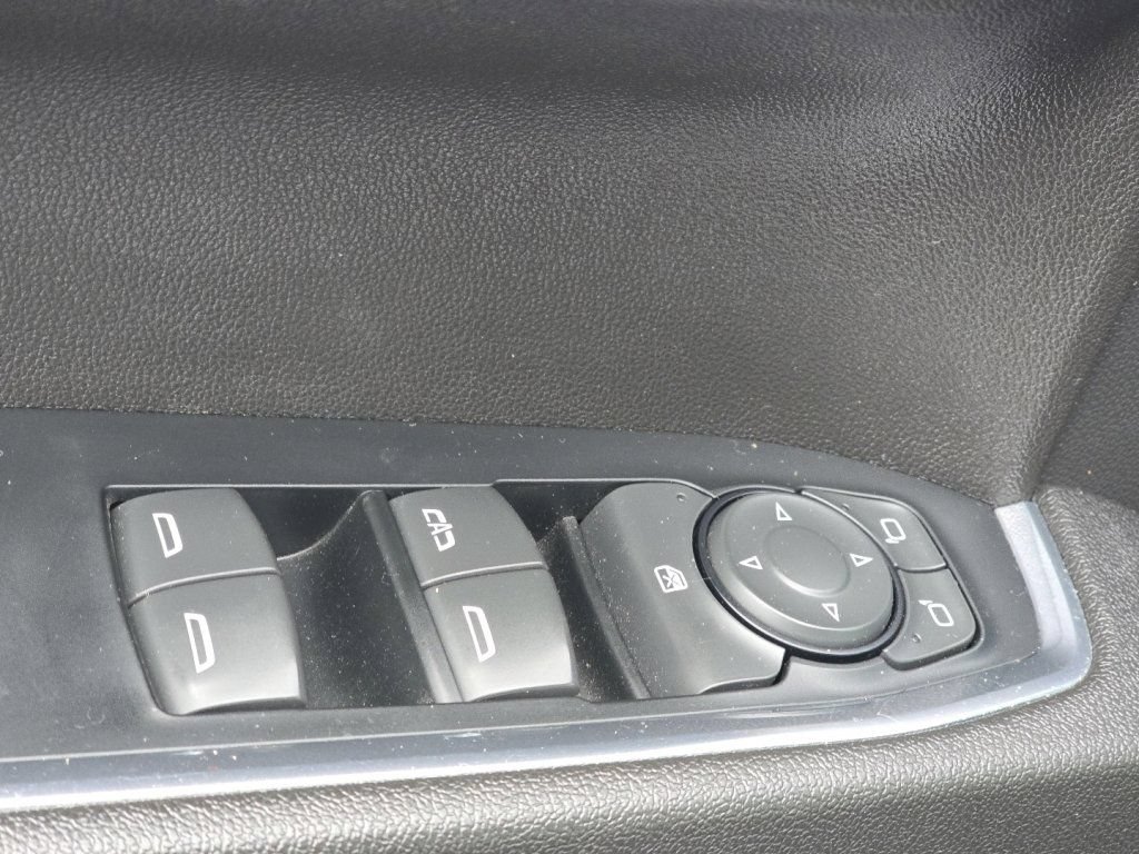 Used 2023 Chevrolet Silverado 1500 LT AWD/4WD image 26
