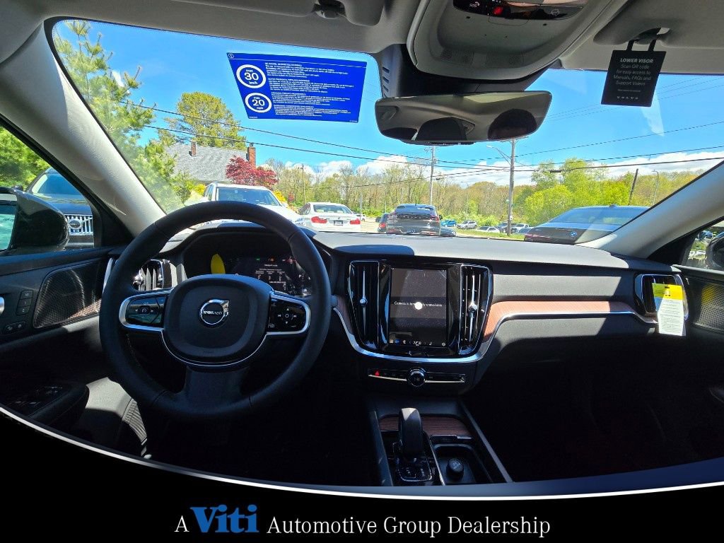 Used 2024 Volvo S60 B5 Plus w/ Climate Package image 2