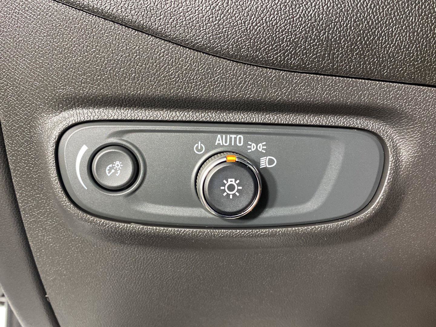 Used 2023 Chevrolet Equinox LT AWD/4WD image 12