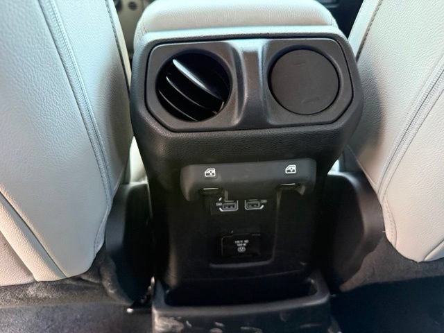Used 2023 Jeep Wrangler Unlimited Sahara AWD/4WD image 14