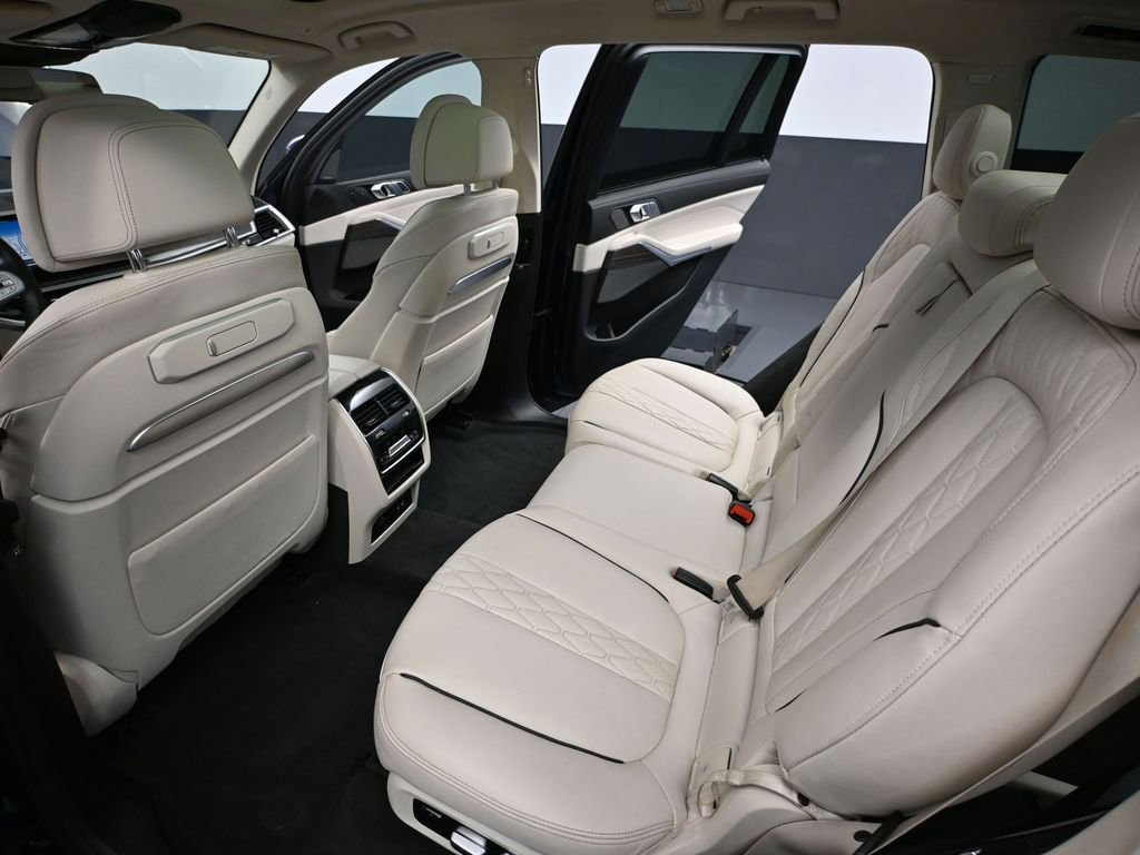 Used 2023 BMW X7 xDrive40i w/ Executive Package image 43